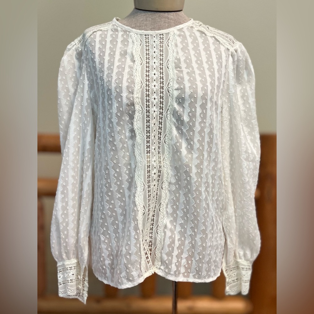 🤍 Lace Victorian Blouse – Size L - Picture 7 of 14